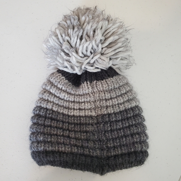 Nardi & Tagliaferri Beanie Poof Pompom Ombre Gray Acrylic Wool Alpaca toques - Picture 2 of 5